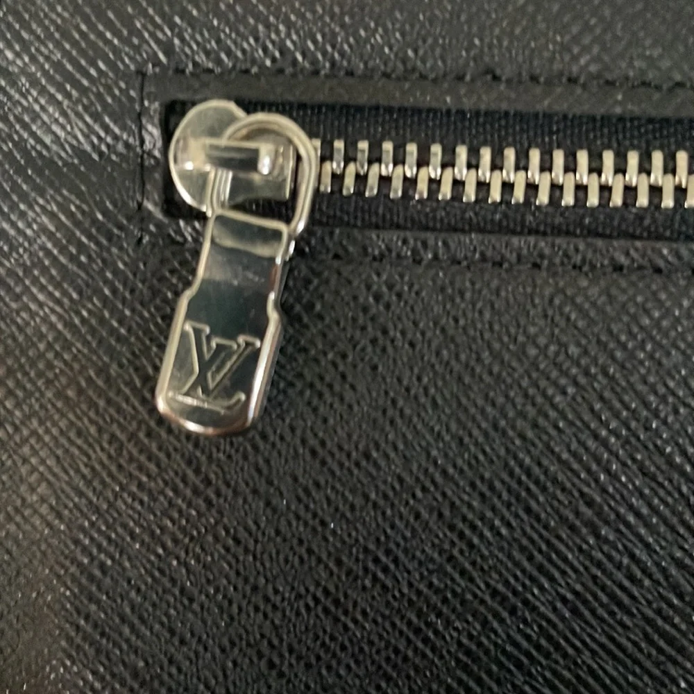 Louis Vuitton Graphite belt bag - Picture 11 of 16